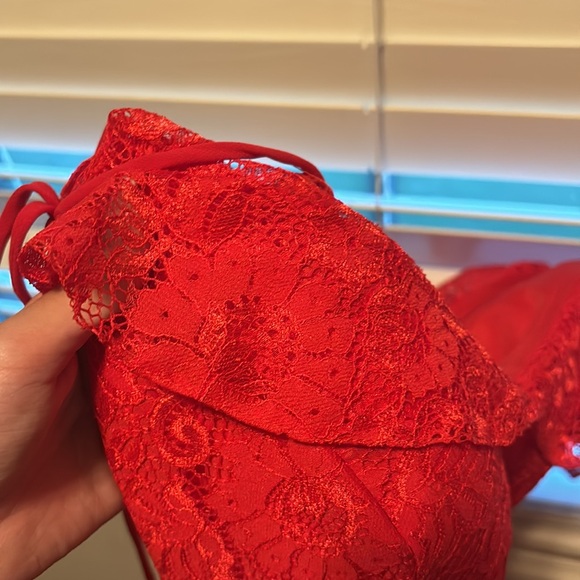 RED PROM DRESS SIZE:2 NEVER WORN - Picture 4 of 5